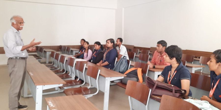 Students interacting with prof. P. Ramesh during program 