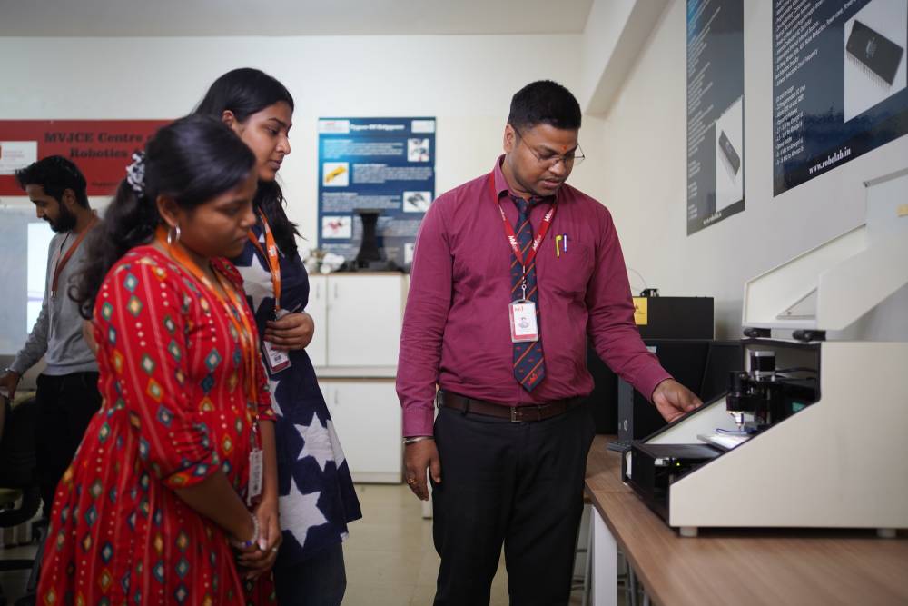 ECE lab image